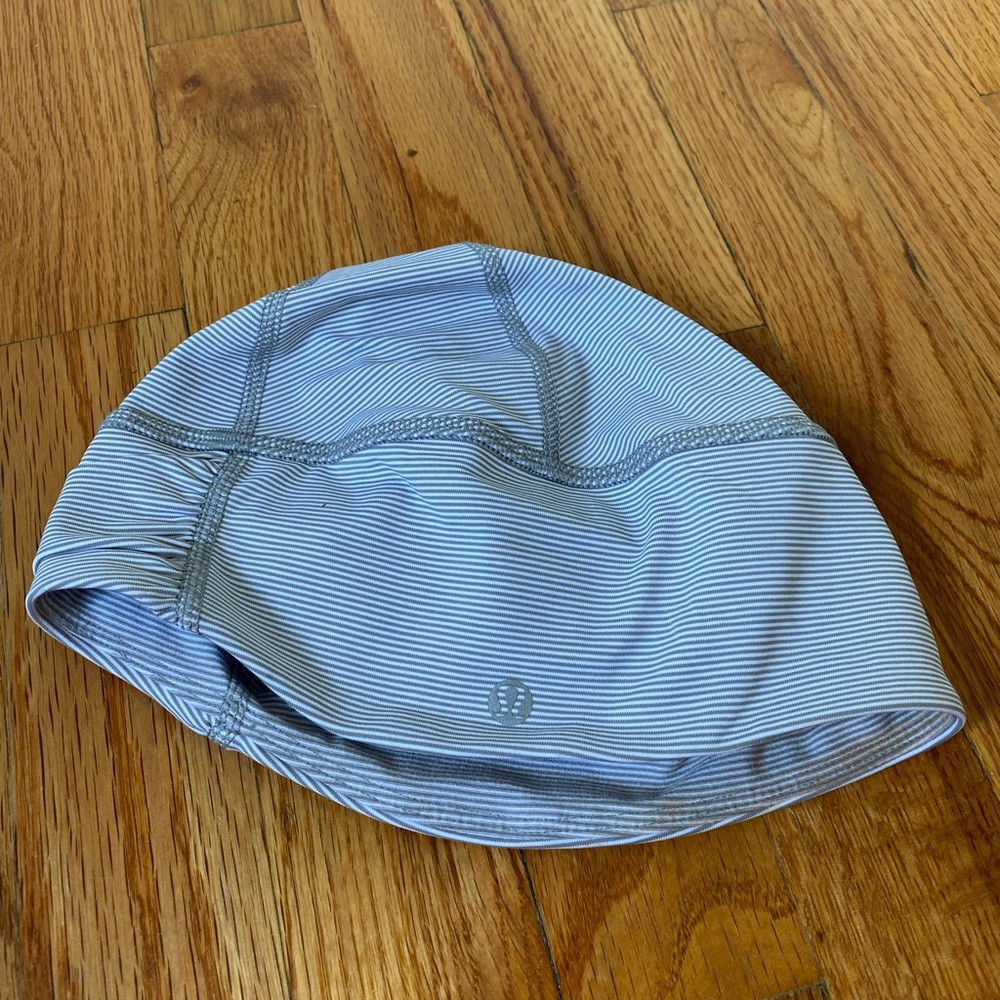 Lululemon Cross Chill Running Beanie